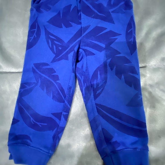 Tommy Hilfiger boys set size 24m - Picture 3 of 3